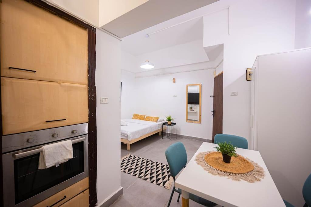 Studio Apartment In Ben Yehuda Cozy And Convinent Tel Aviv Exterior foto